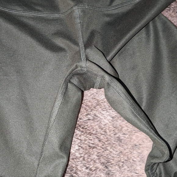 ALO Yoga Idol Ruched Over Heel Leggings Green Women's Small - Picture 8 of 9